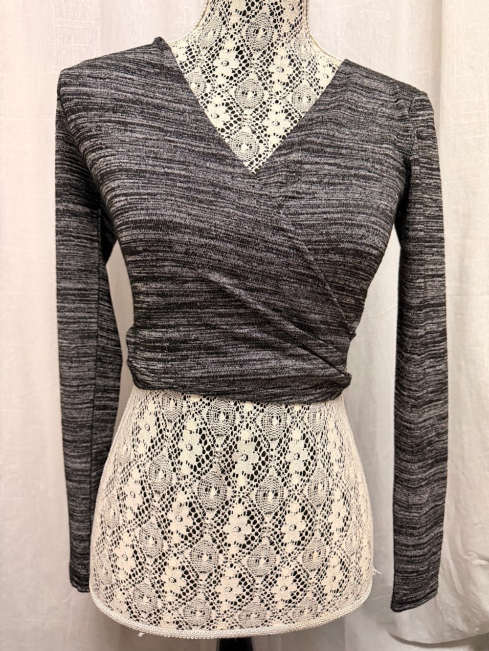 3/$30 🌺 Dynamite Heathered Top